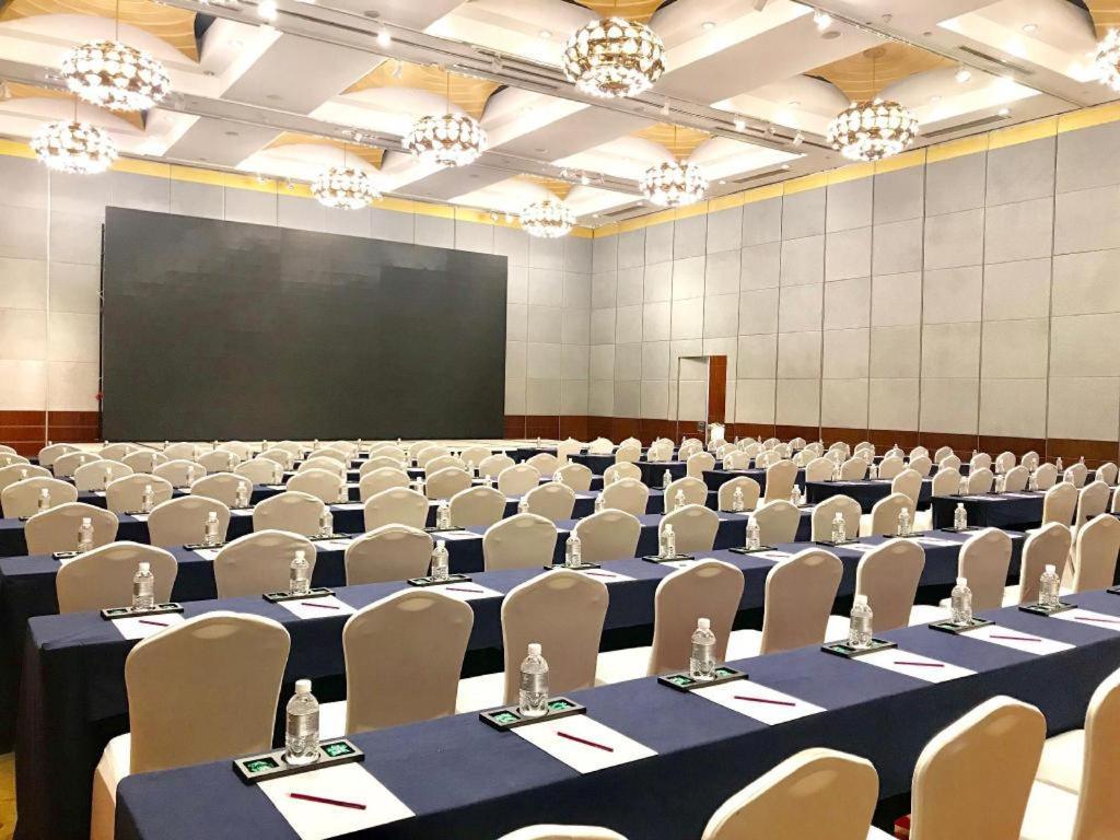 Dekin Hotel Chongqing Jiefangbei Exteriör bild