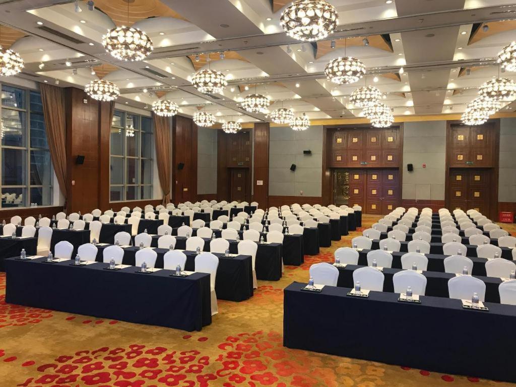 Dekin Hotel Chongqing Jiefangbei Exteriör bild
